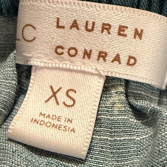 Lauren Conrad XS Blue Floral Button-Front Blouse - Picture 2 of 5